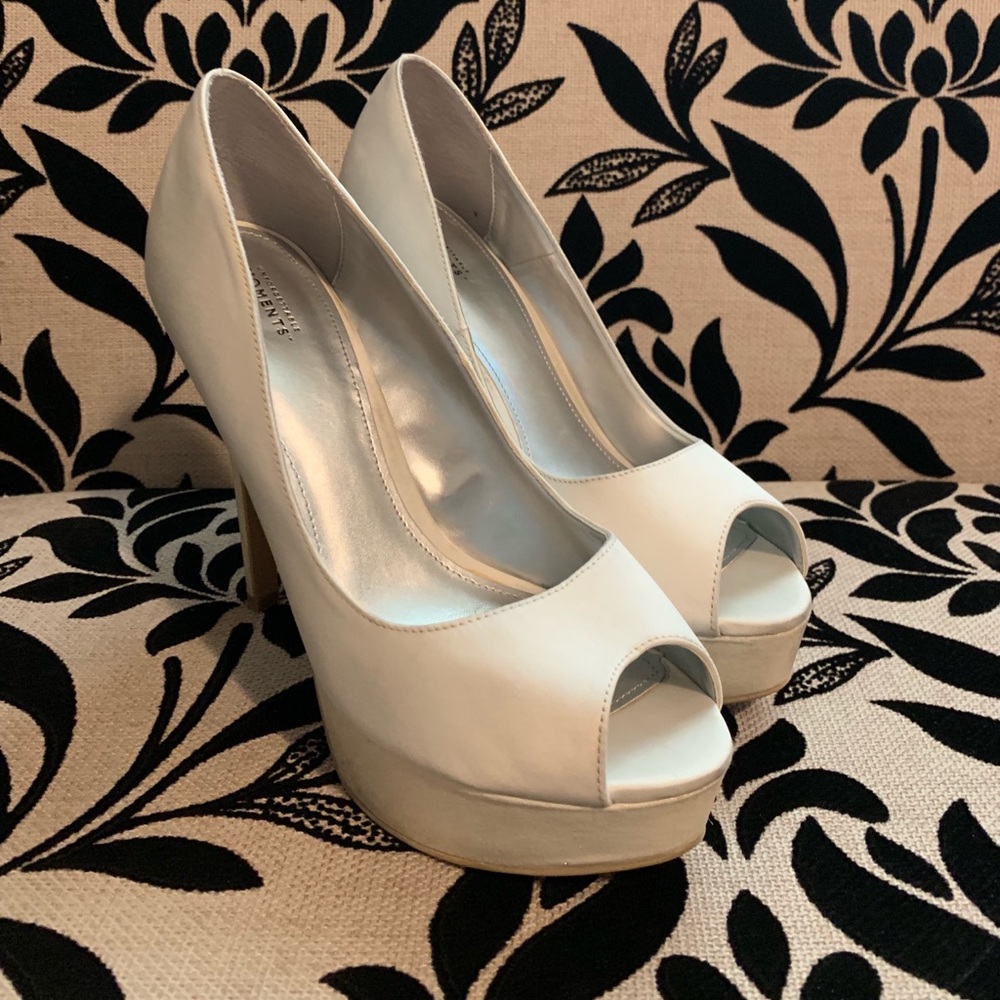 Unforgettable moments bridal shoes